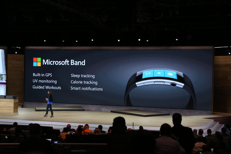 Illustration for article titled The New Microsoft Band Gets Smarter Guts and a Curved Display